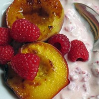 Grilled peaches with Raspberry Sauce