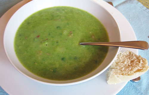 Chunky pea and ham soup