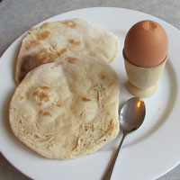 Boiled egg with Flatbreads