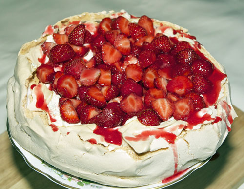 Strawberry-pavlova-2