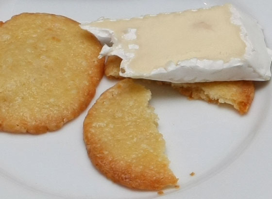 Cheese-crackers3